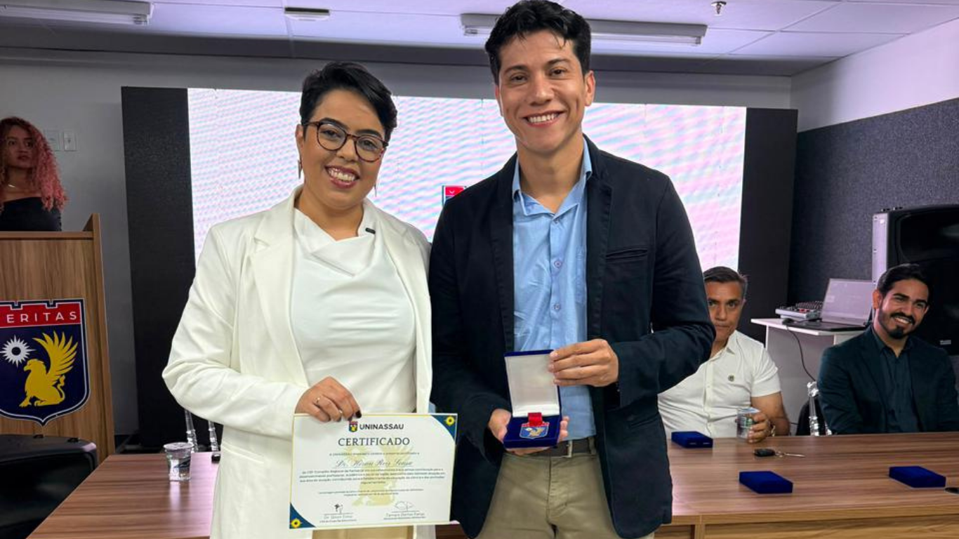 Presidente do CRF-MA recebe Comenda Maurício de Nassau